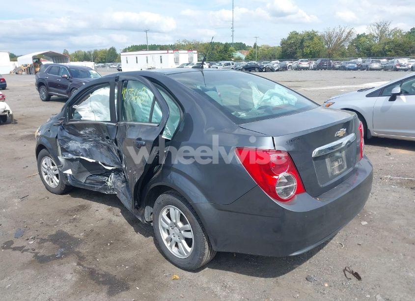 Photo 3 of 2013 Chevrolet Sonic LT AUTO (VIN 1G1JC5SH0D4134056)