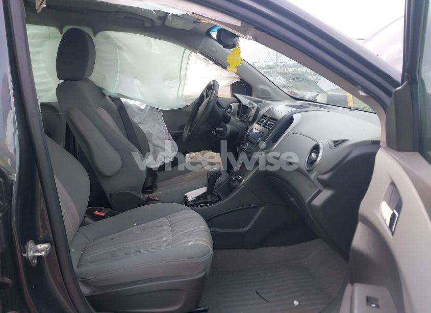 Photo 5 of 2013 Chevrolet Sonic LT AUTO (VIN 1G1JC5SH0D4134056)