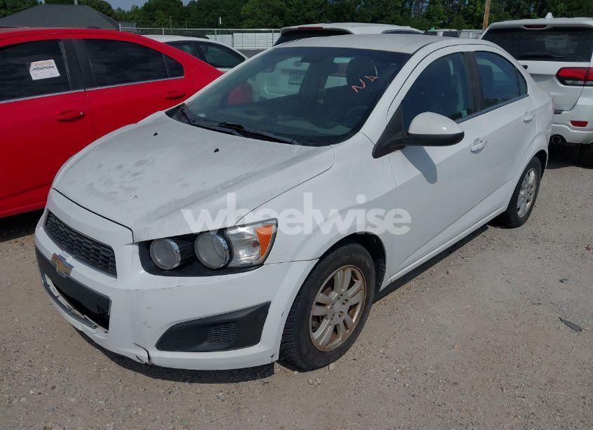 Photo 2 of 2013 Chevrolet Sonic LT AUTO (VIN 1G1JC5SH0D4136566)