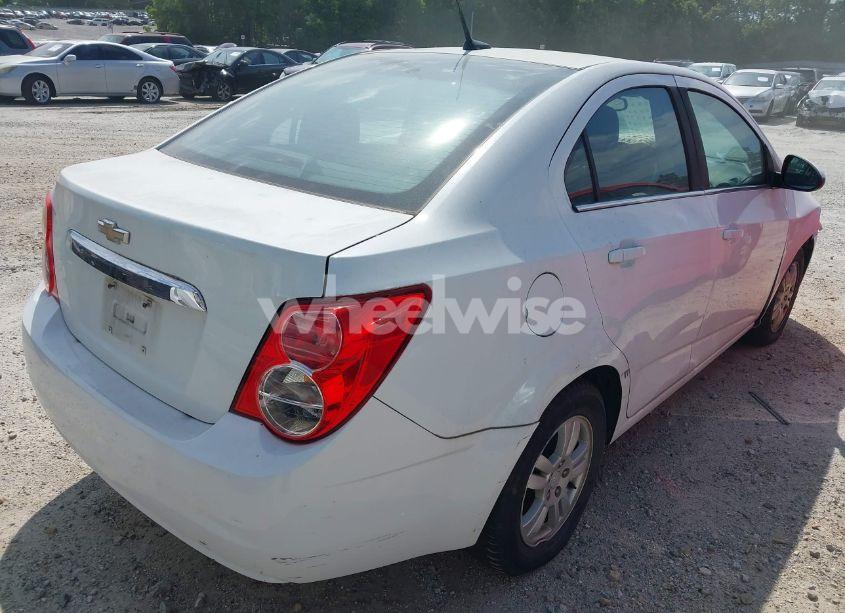 Photo 4 of 2013 Chevrolet Sonic LT AUTO (VIN 1G1JC5SH0D4136566)