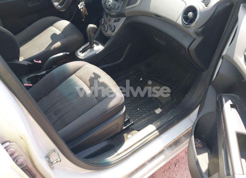 Photo 5 of 2013 Chevrolet Sonic LT AUTO (VIN 1G1JC5SH0D4136566)