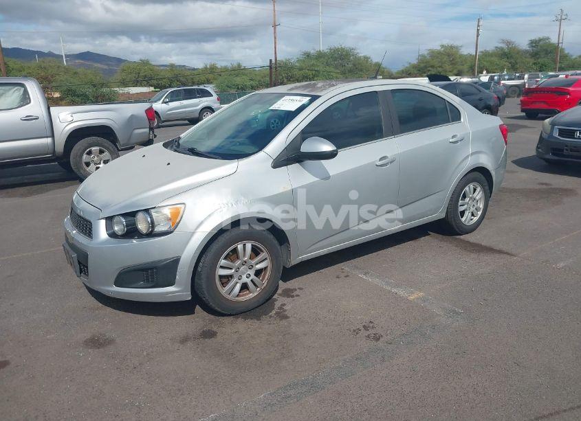 Photo 2 of 2013 Chevrolet Sonic LT AUTO (VIN 1G1JC5SH0D4160804)