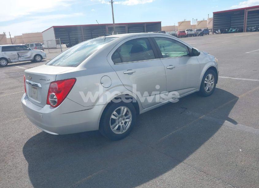 Photo 4 of 2013 Chevrolet Sonic LT AUTO (VIN 1G1JC5SH0D4160804)