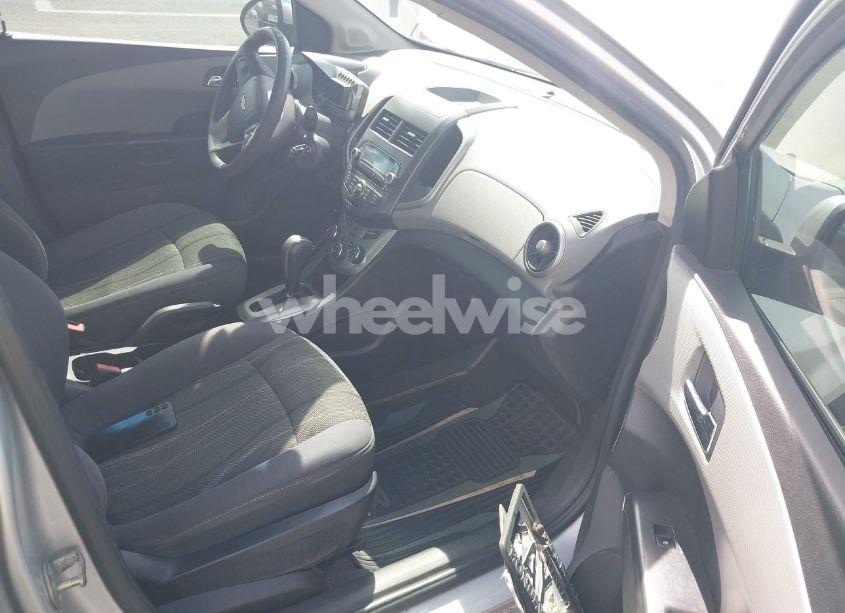 Photo 5 of 2013 Chevrolet Sonic LT AUTO (VIN 1G1JC5SH0D4160804)