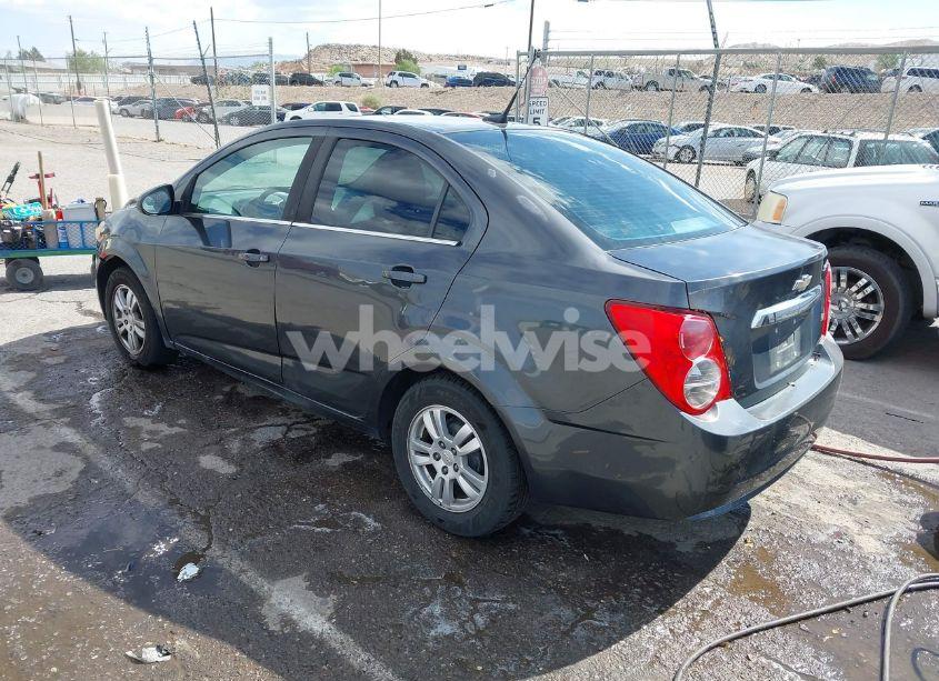 Photo 3 of 2013 Chevrolet Sonic LT (VIN 1G1JC5SH0D4162312)