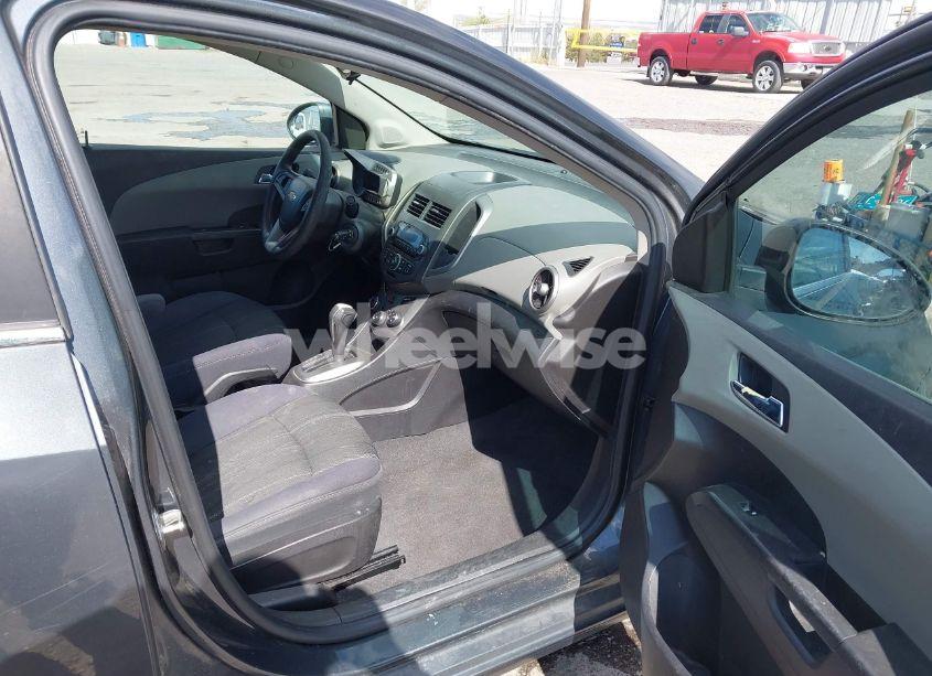 Photo 5 of 2013 Chevrolet Sonic LT (VIN 1G1JC5SH0D4162312)