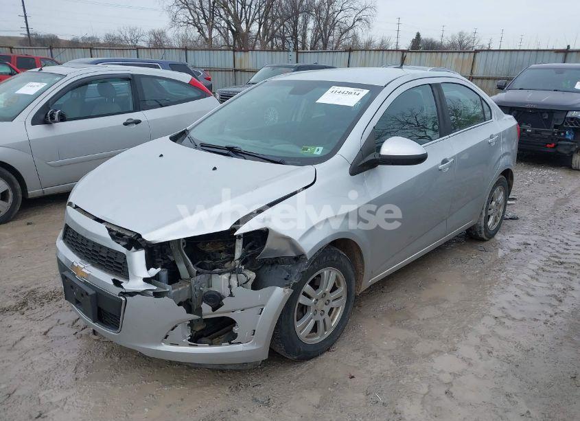 Photo 2 of 2013 Chevrolet Sonic LT AUTO (VIN 1G1JC5SH0D4180938)