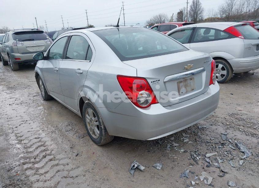 Photo 3 of 2013 Chevrolet Sonic LT AUTO (VIN 1G1JC5SH0D4180938)