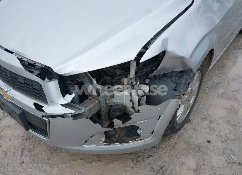 Photo 6 of 2013 Chevrolet Sonic LT AUTO (VIN 1G1JC5SH0D4180938)