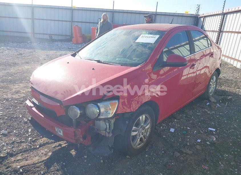 Photo 2 of 2013 Chevrolet Sonic LT AUTO (VIN 1G1JC5SH0D4186111)