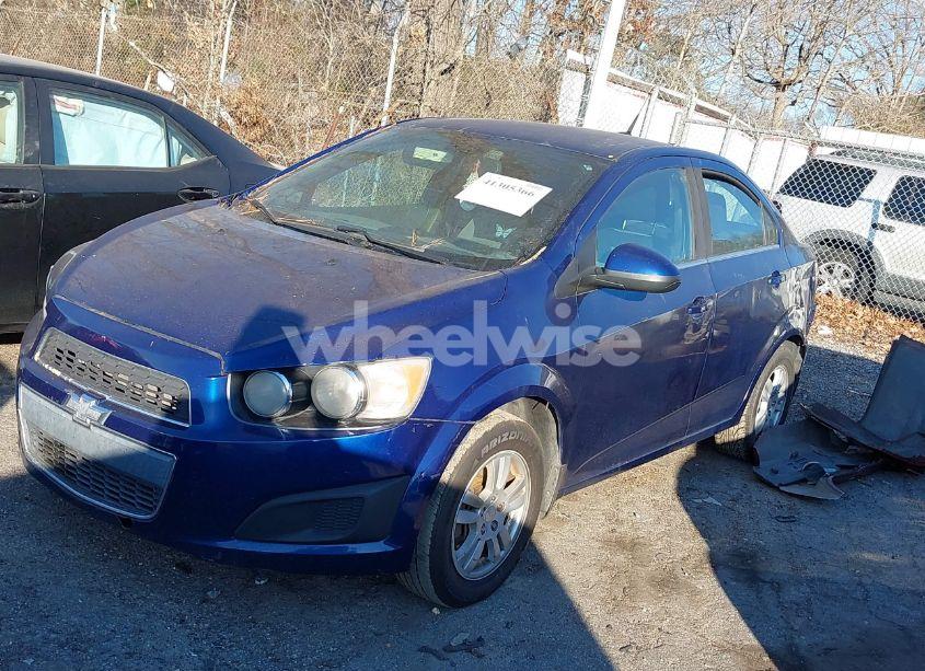 Photo 2 of 2013 Chevrolet Sonic LT AUTO (VIN 1G1JC5SH0D4228745)