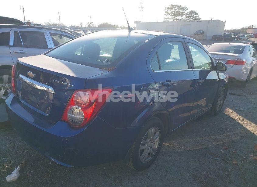Photo 4 of 2013 Chevrolet Sonic LT AUTO (VIN 1G1JC5SH0D4228745)