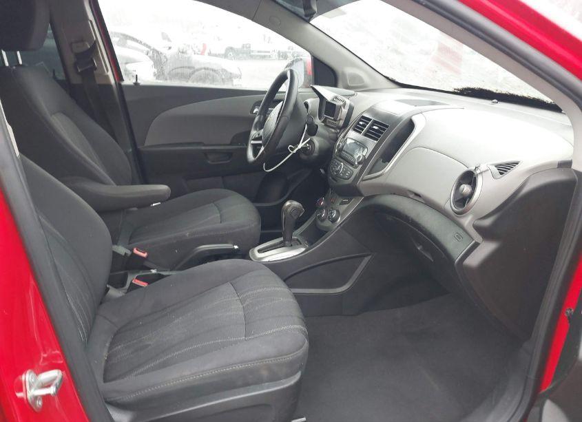 Photo 5 of 2014 Chevrolet Sonic LT AUTO (VIN 1G1JC5SH0E4113001)