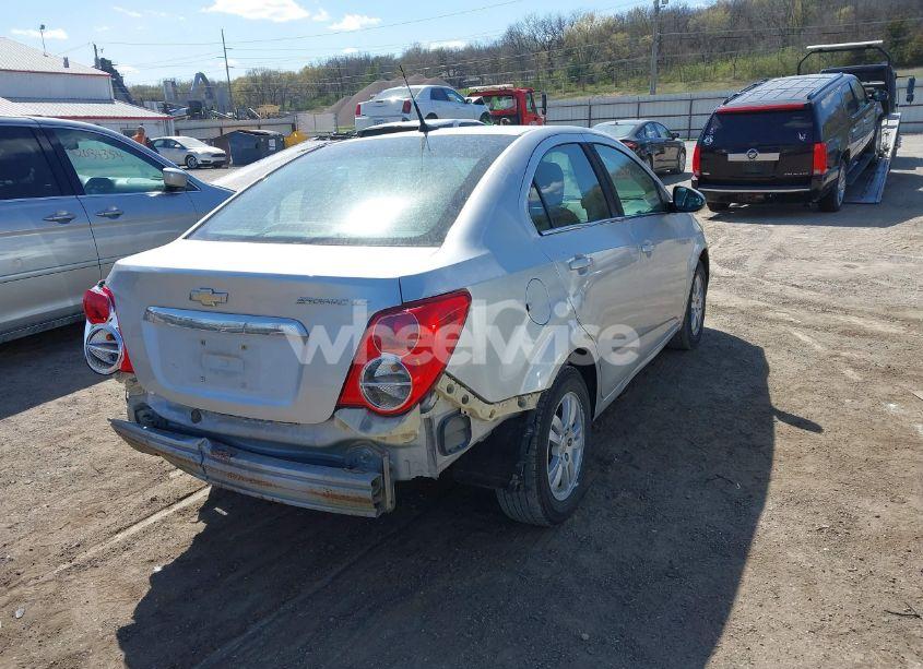 Photo 4 of 2014 Chevrolet Sonic LT AUTO (VIN 1G1JC5SH0E4152784)