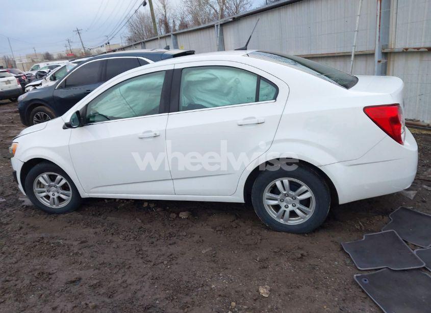 Photo 14 of 2014 Chevrolet Sonic LT AUTO (VIN 1G1JC5SH0E4210571)