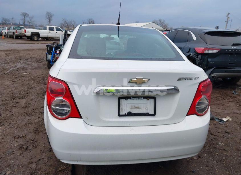 Photo 16 of 2014 Chevrolet Sonic LT AUTO (VIN 1G1JC5SH0E4210571)
