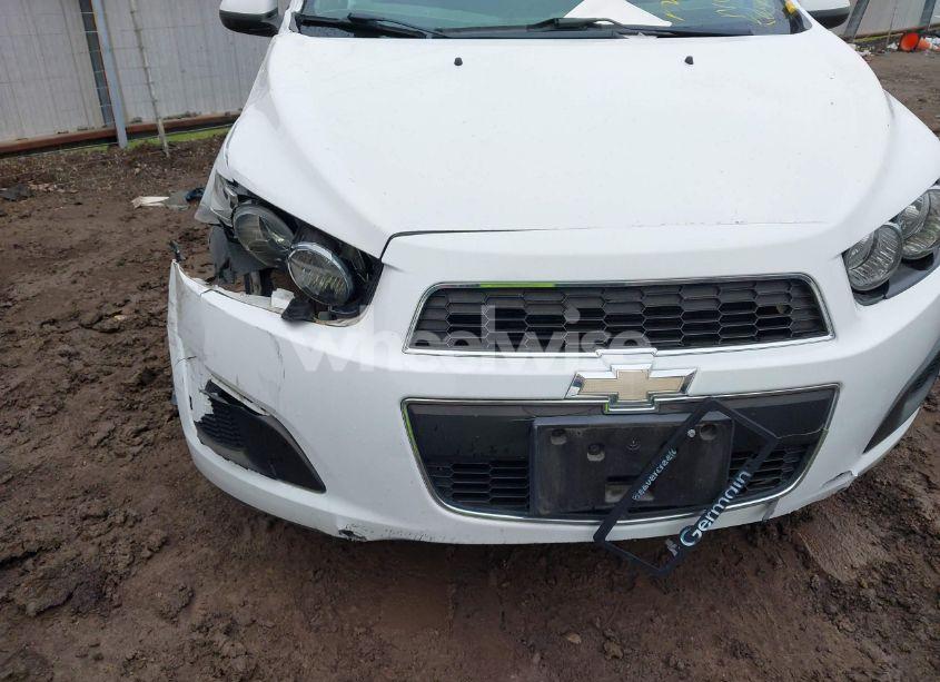 Photo 6 of 2014 Chevrolet Sonic LT AUTO (VIN 1G1JC5SH0E4210571)