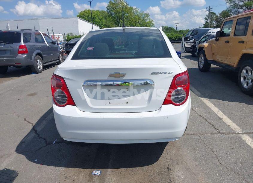Photo 16 of 2014 Chevrolet Sonic LT AUTO (VIN 1G1JC5SH0E4232070)