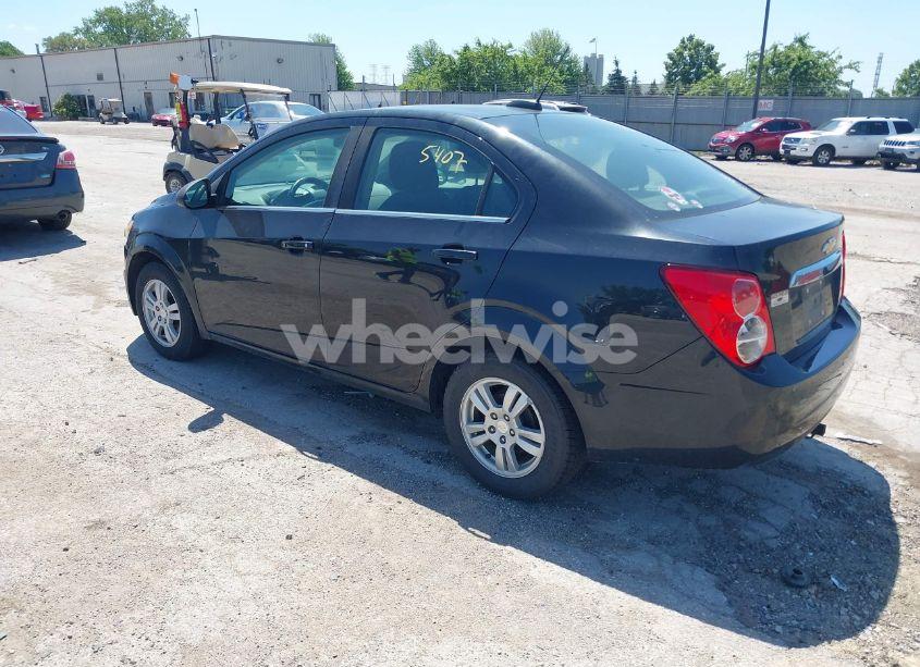 Photo 3 of 2015 Chevrolet Sonic LT AUTO (VIN 1G1JC5SH0F4140247)