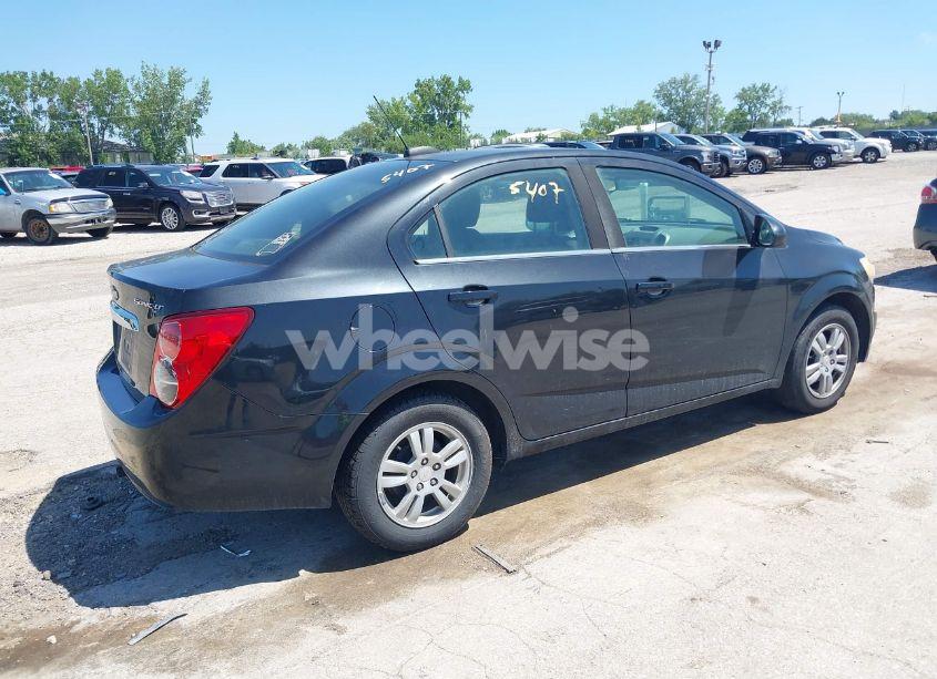 Photo 4 of 2015 Chevrolet Sonic LT AUTO (VIN 1G1JC5SH0F4140247)