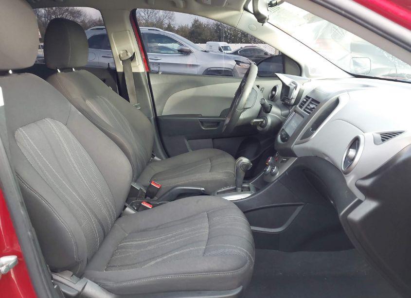 Photo 5 of 2015 Chevrolet Sonic LT AUTO (VIN 1G1JC5SH0F4151023)