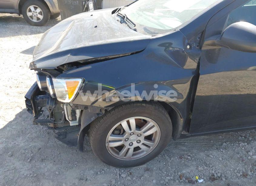 Photo 12 of 2015 Chevrolet Sonic LT AUTO (VIN 1G1JC5SH0F4164225)