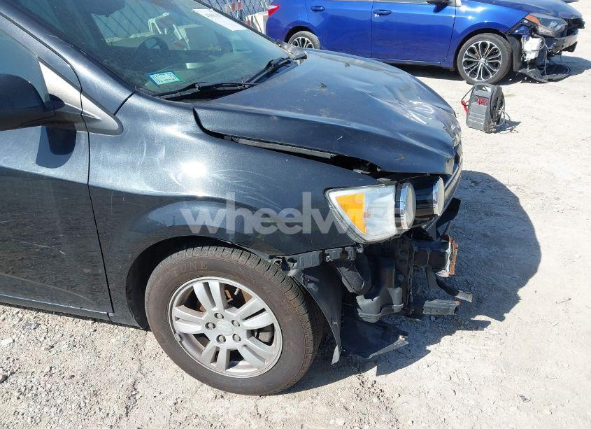 Photo 13 of 2015 Chevrolet Sonic LT AUTO (VIN 1G1JC5SH0F4164225)