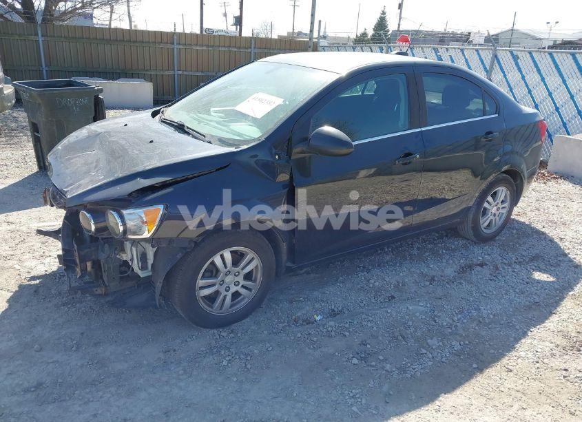 Photo 2 of 2015 Chevrolet Sonic LT AUTO (VIN 1G1JC5SH0F4164225)