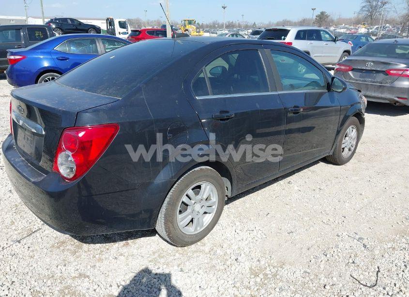 Photo 4 of 2015 Chevrolet Sonic LT AUTO (VIN 1G1JC5SH0F4164225)