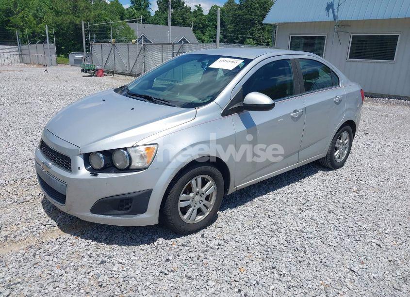 Photo 2 of 2015 Chevrolet Sonic LT AUTO (VIN 1G1JC5SH0F4168226)