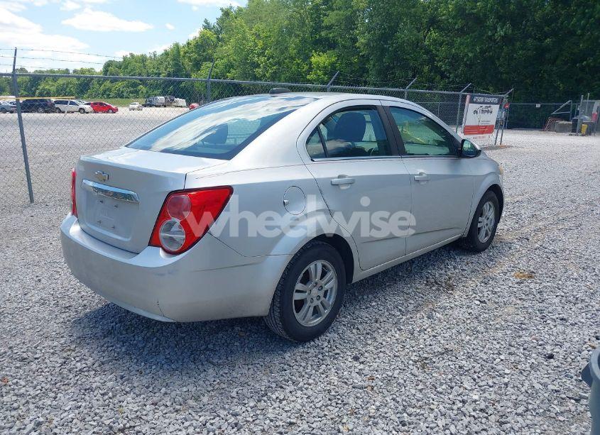 Photo 4 of 2015 Chevrolet Sonic LT AUTO (VIN 1G1JC5SH0F4168226)