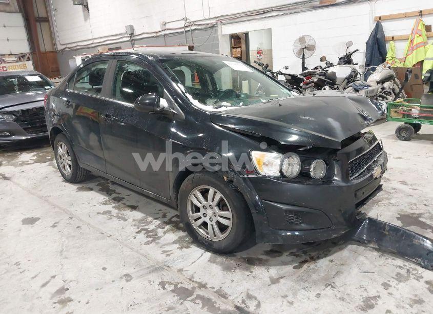 2015 Chevrolet Sonic LT AUTO (VIN 1G1JC5SH0F4183048) main photo