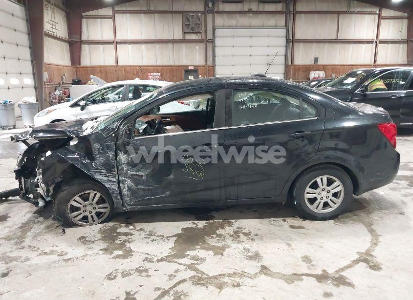 Photo 13 of 2015 Chevrolet Sonic LT AUTO (VIN 1G1JC5SH0F4183048)