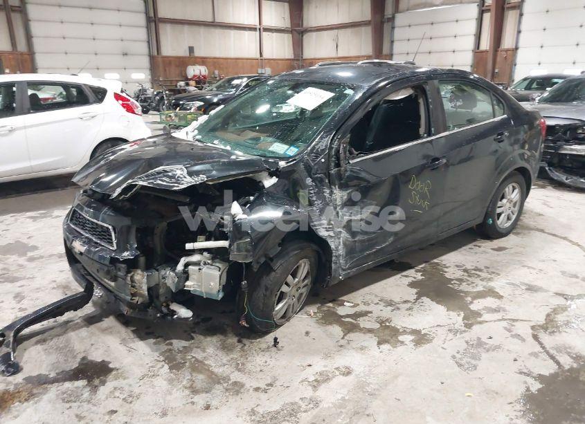 Photo 2 of 2015 Chevrolet Sonic LT AUTO (VIN 1G1JC5SH0F4183048)