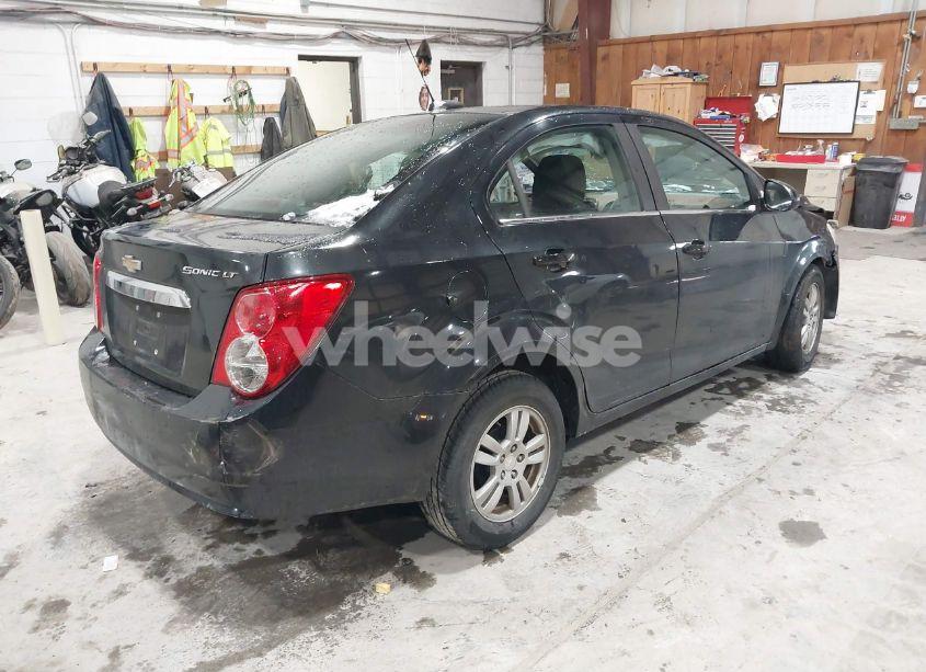 Photo 4 of 2015 Chevrolet Sonic LT AUTO (VIN 1G1JC5SH0F4183048)