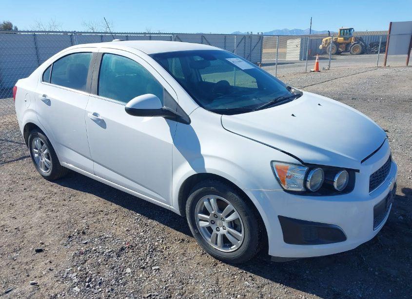 2015 Chevrolet Sonic LT AUTO (VIN 1G1JC5SH0F4188895) main photo