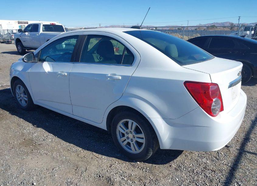 Photo 3 of 2015 Chevrolet Sonic LT AUTO (VIN 1G1JC5SH0F4188895)