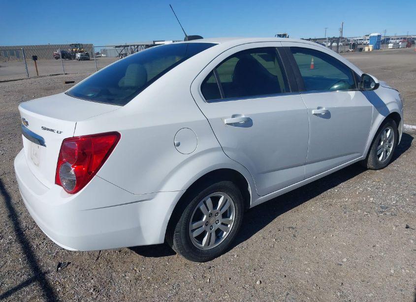 Photo 4 of 2015 Chevrolet Sonic LT AUTO (VIN 1G1JC5SH0F4188895)