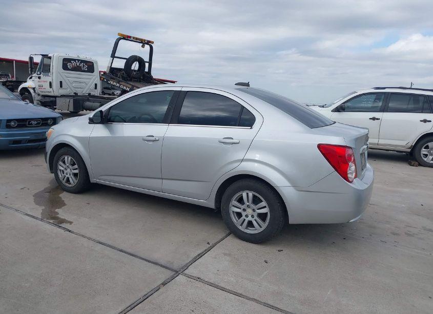 Photo 3 of 2015 Chevrolet Sonic LT AUTO (VIN 1G1JC5SH0F4200267)