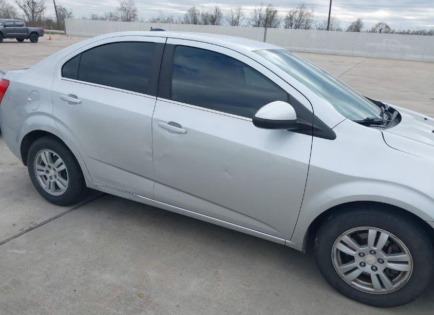 Photo 6 of 2015 Chevrolet Sonic LT AUTO (VIN 1G1JC5SH0F4200267)