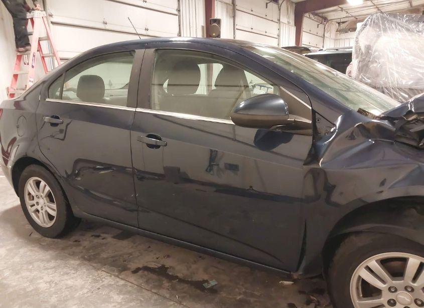 Photo 13 of 2015 Chevrolet Sonic LT AUTO (VIN 1G1JC5SH0F4216436)