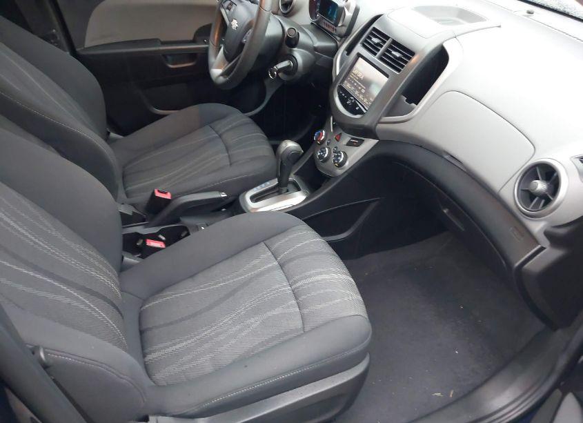 Photo 5 of 2015 Chevrolet Sonic LT AUTO (VIN 1G1JC5SH0F4217084)