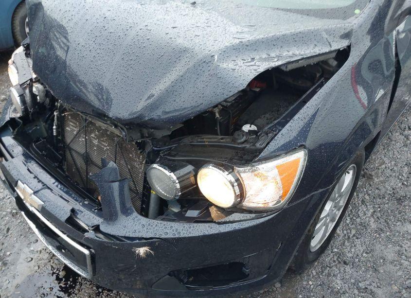 Photo 6 of 2015 Chevrolet Sonic LT AUTO (VIN 1G1JC5SH0F4217084)