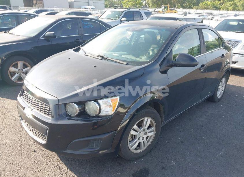 Photo 2 of 2016 Chevrolet Sonic LT (VIN 1G1JC5SH0G4108237)