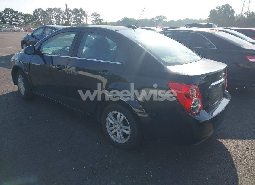 Photo 3 of 2016 Chevrolet Sonic LT (VIN 1G1JC5SH0G4108237)