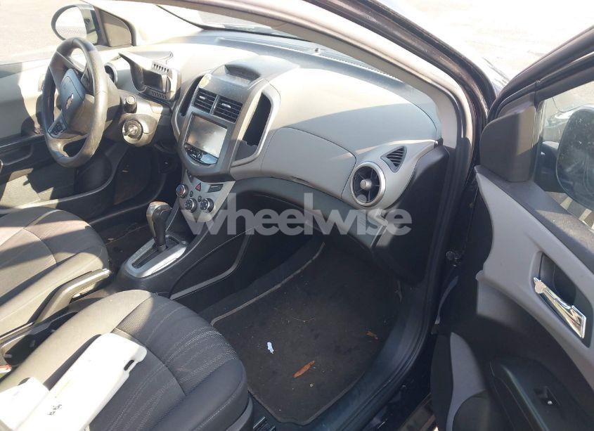 Photo 5 of 2016 Chevrolet Sonic LT (VIN 1G1JC5SH0G4108237)