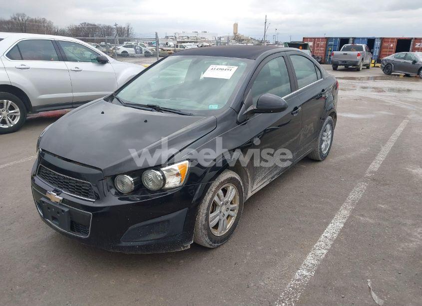 Photo 2 of 2016 Chevrolet Sonic LT AUTO (VIN 1G1JC5SH0G4157504)