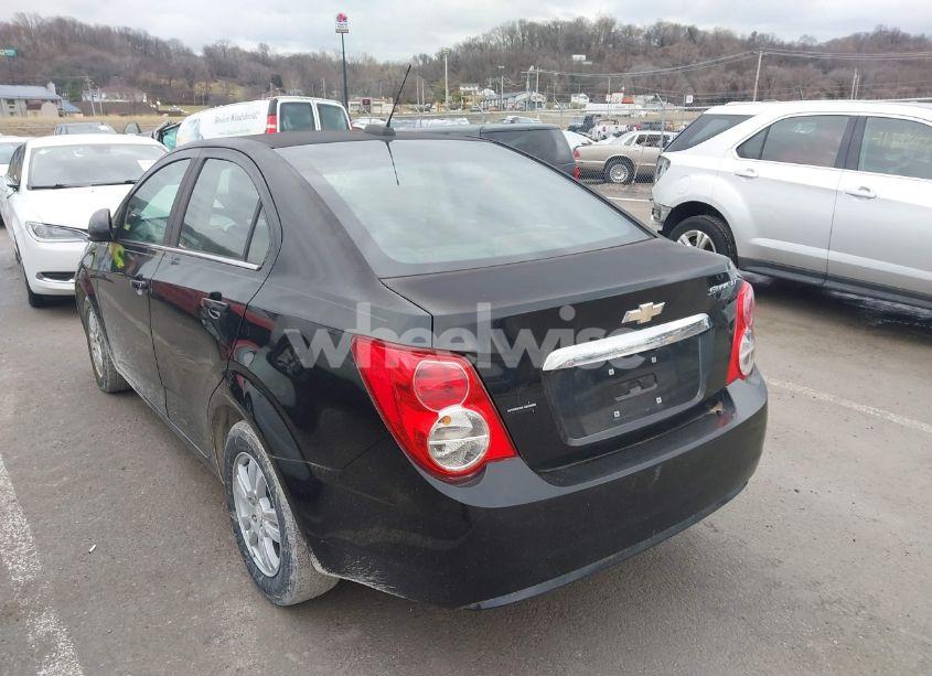 Photo 3 of 2016 Chevrolet Sonic LT AUTO (VIN 1G1JC5SH0G4157504)