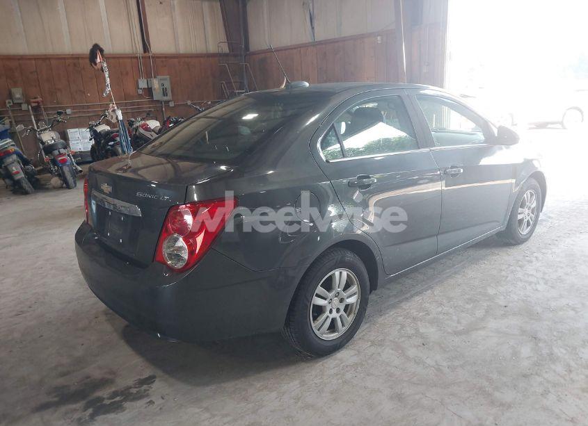 Photo 4 of 2016 Chevrolet Sonic LT AUTO (VIN 1G1JC5SH0G4170981)