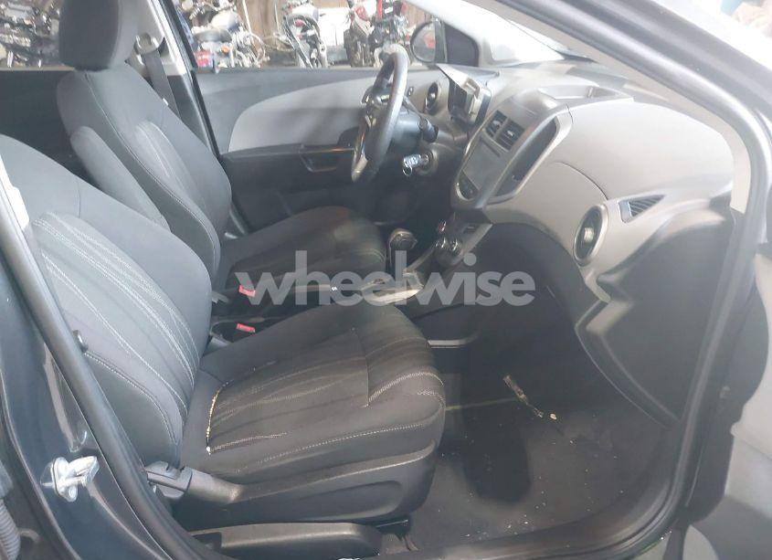 Photo 5 of 2016 Chevrolet Sonic LT AUTO (VIN 1G1JC5SH0G4170981)